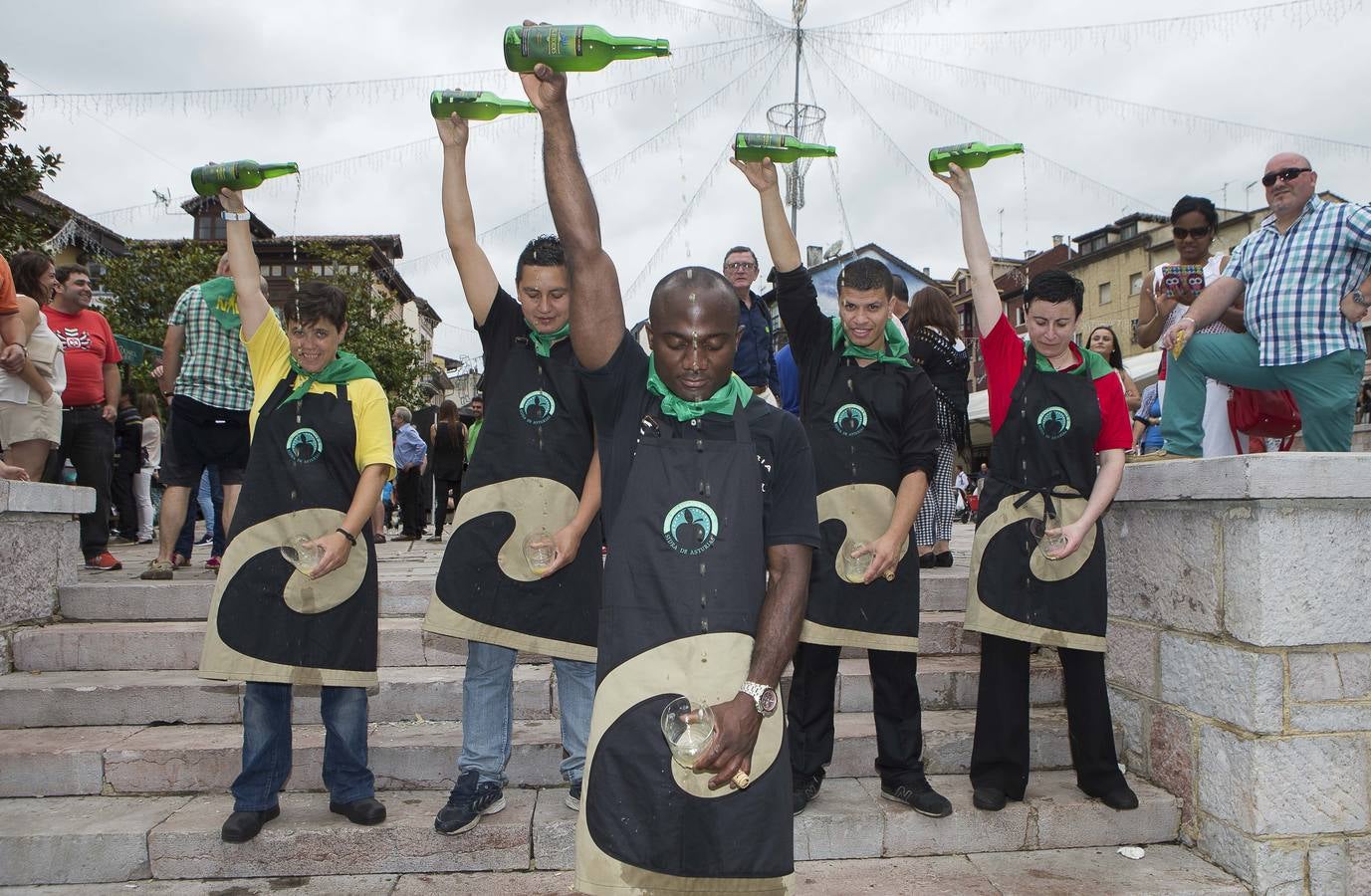 Concurso de escanciadores del Festival de la Sidra de Nava