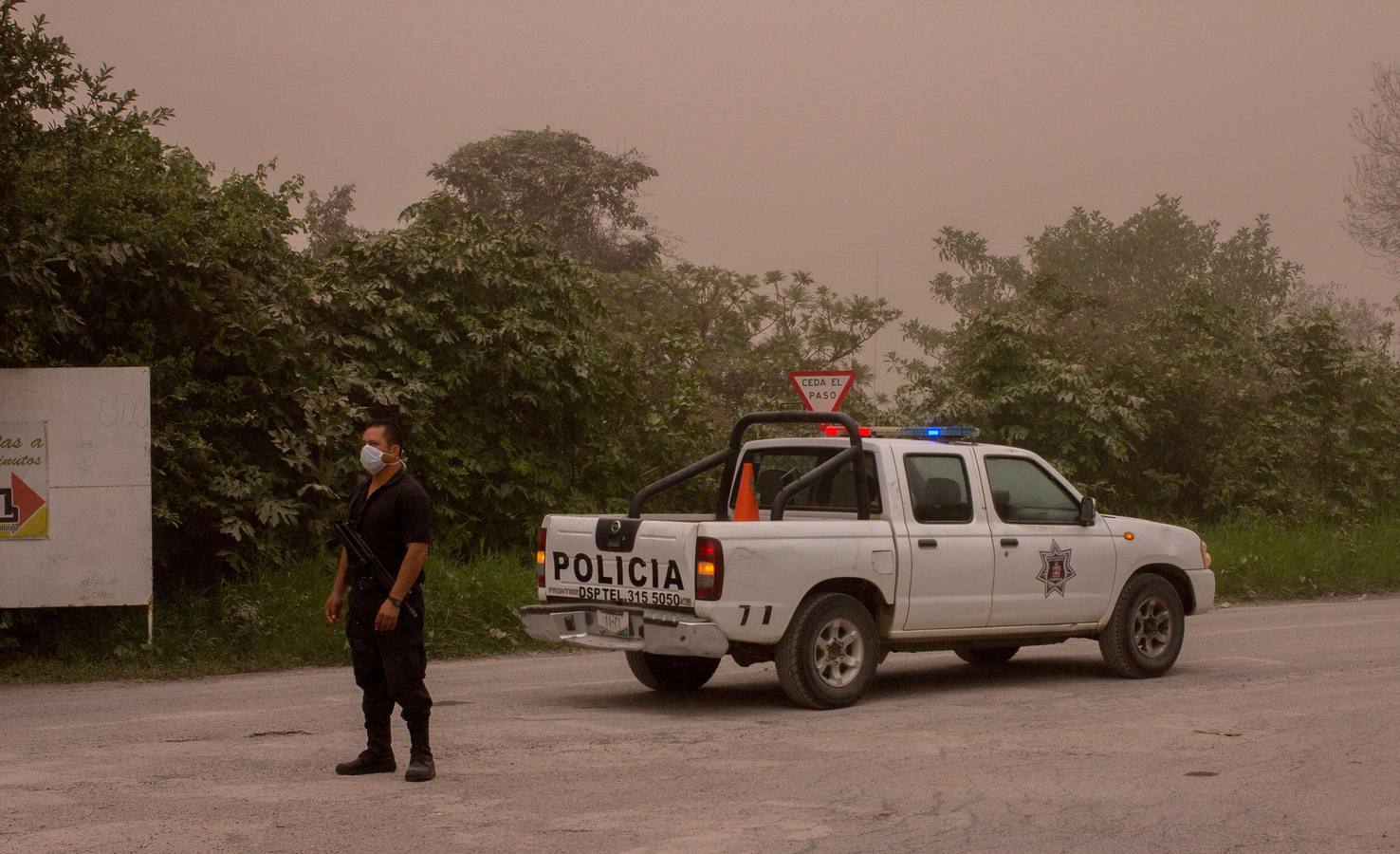 México vigila el volcán Colima