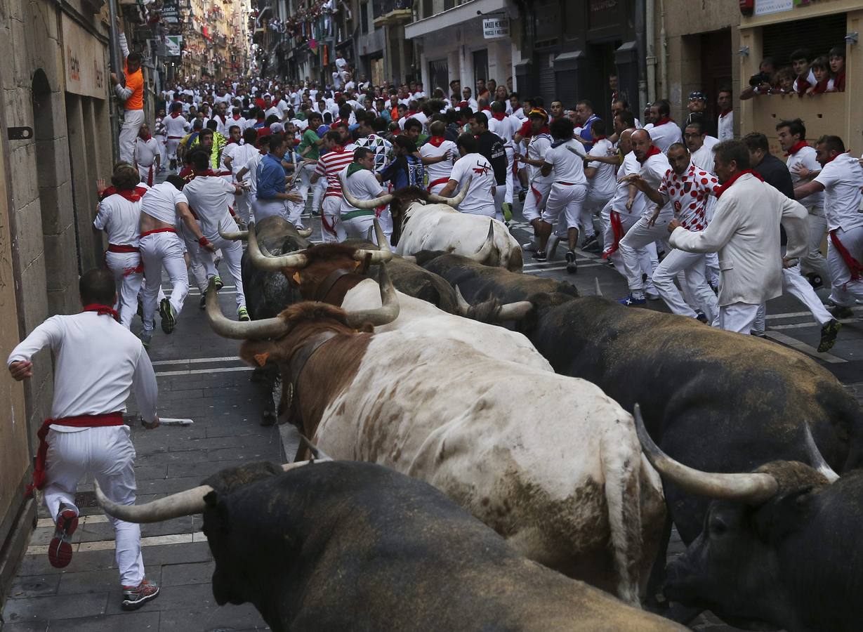 Los participantes se agolpan en las calles.