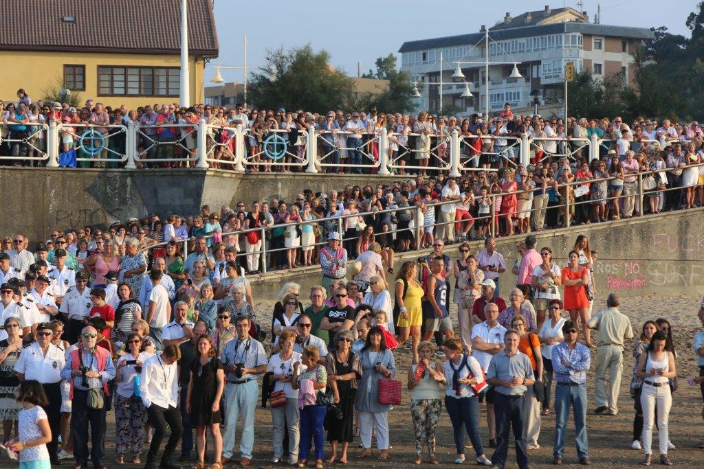 Salinas acompaña a su Virgen