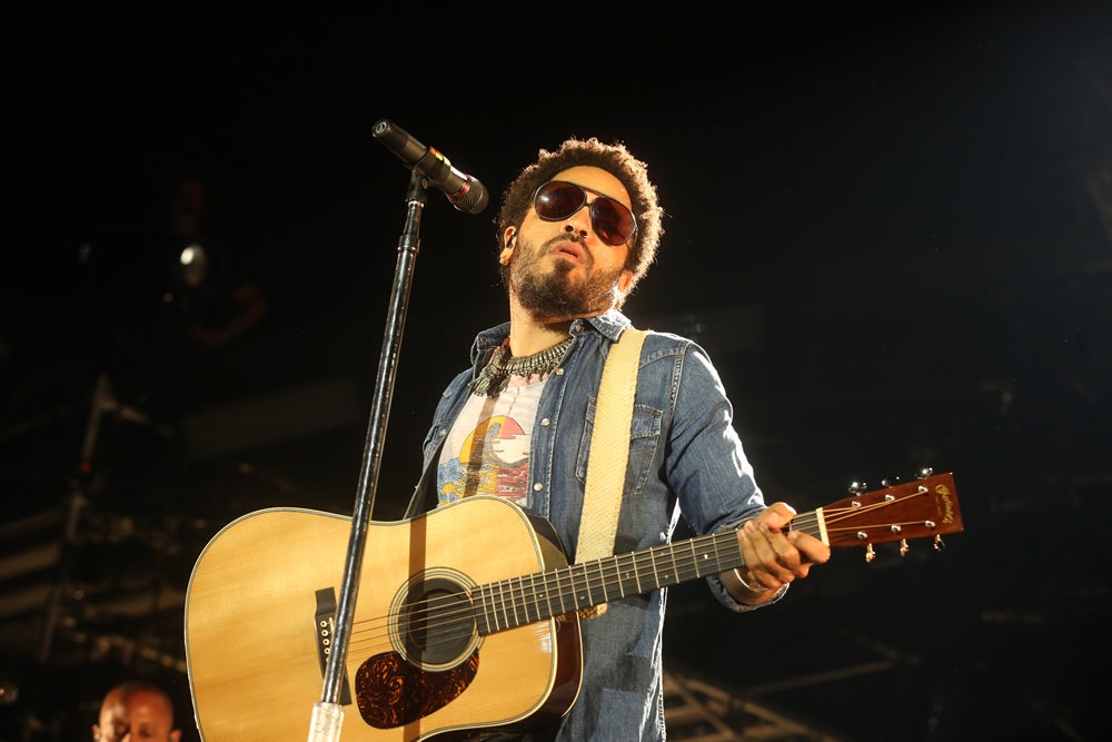 Gijón vibra con el rock de Lenny Kravitz