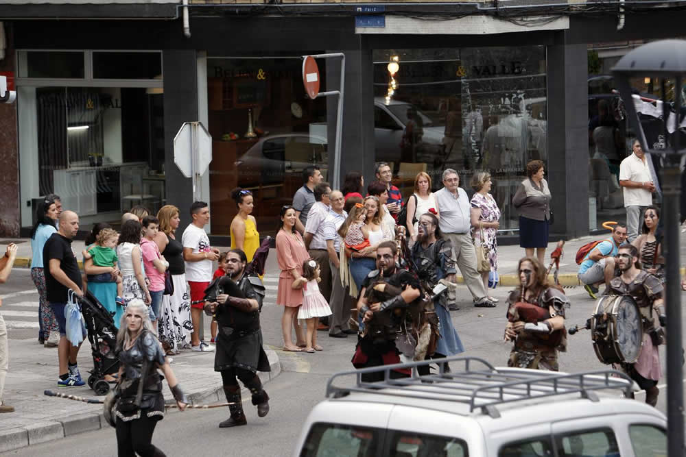 Desfile del medievo en El Entrego