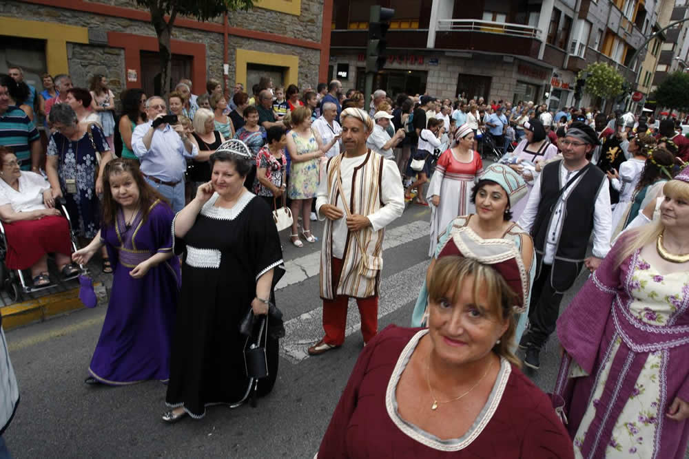 Desfile del medievo en El Entrego
