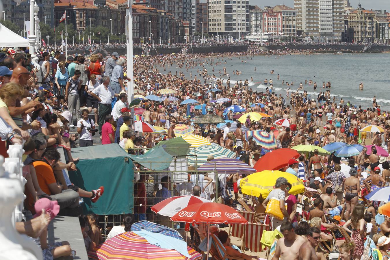 El Festival Aéreo rugió en los cielos de Gijón (I)