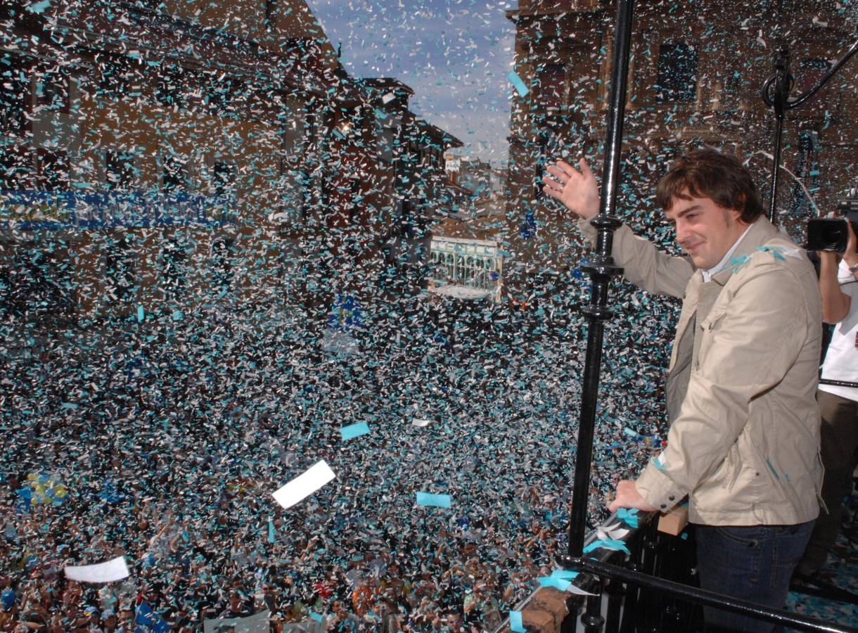 Alonso durante un homenaje en Oviedo.