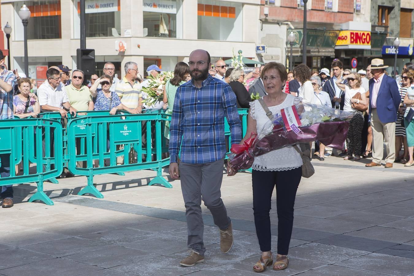 Ofrenda floral a Jovellanos en Gijón
