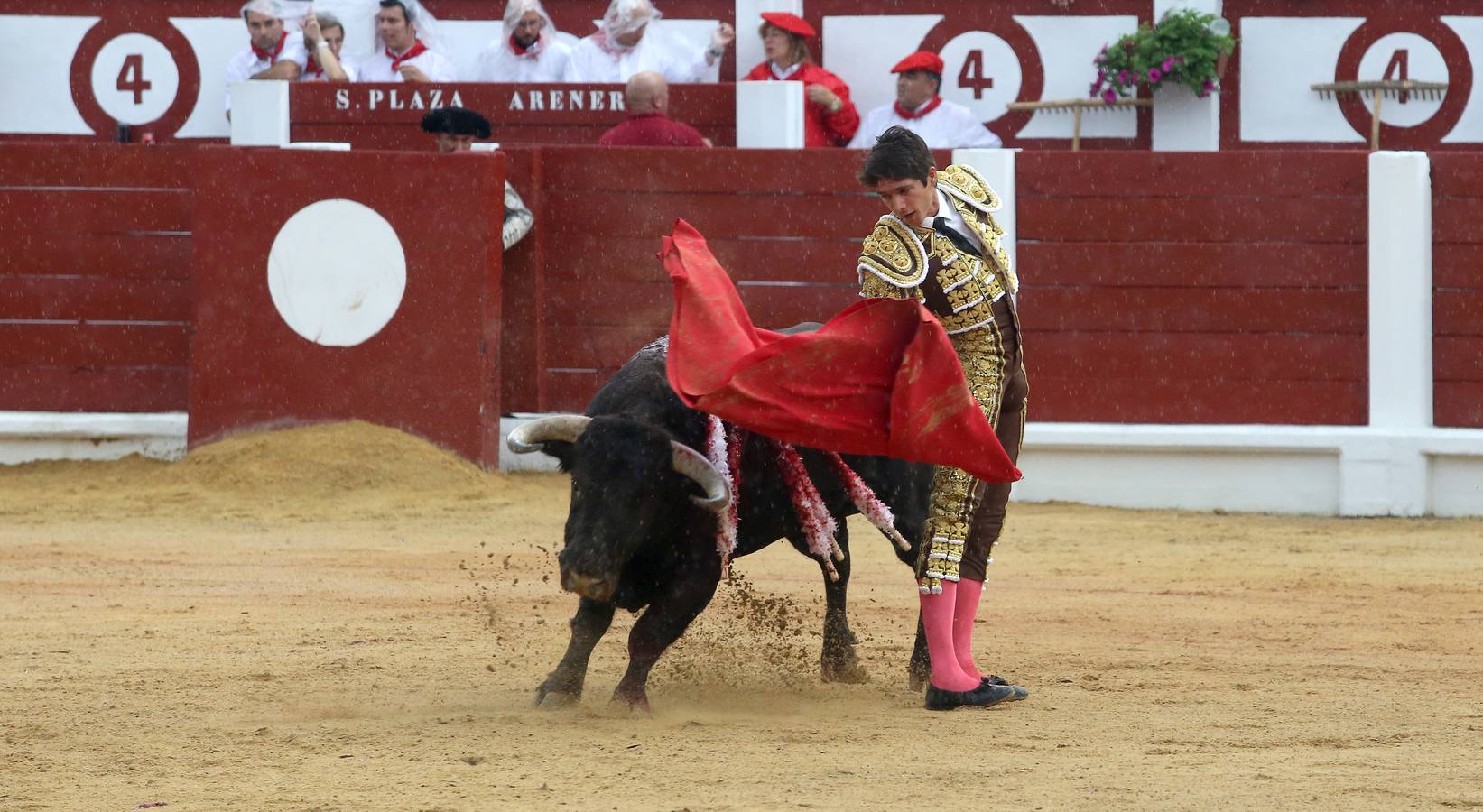 Triunfan Morante, Castella y Manzanares en la segunda corrida de feria