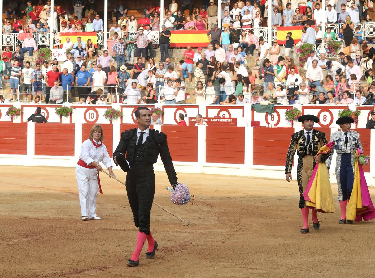 Triunfan Morante, Castella y Manzanares en la segunda corrida de feria