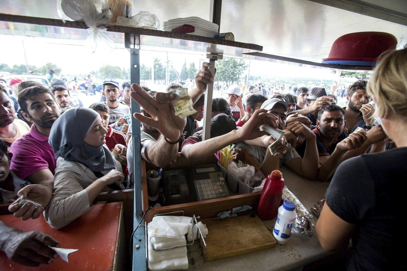 Catástrofe humanitaria en la frontera entre Grecia y Macedonia