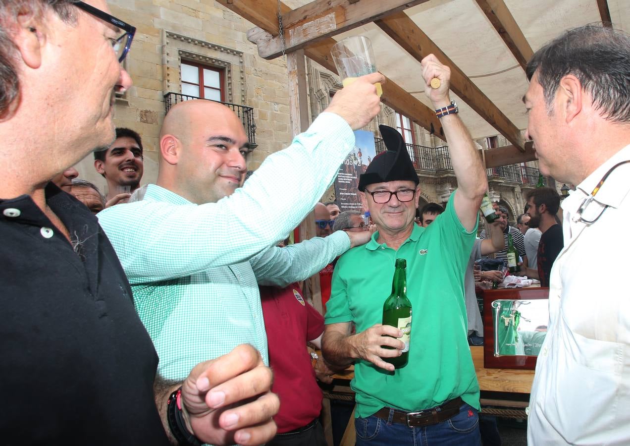 La Fiesta de la Sidra Natural de Gijón cierra entre multitudes