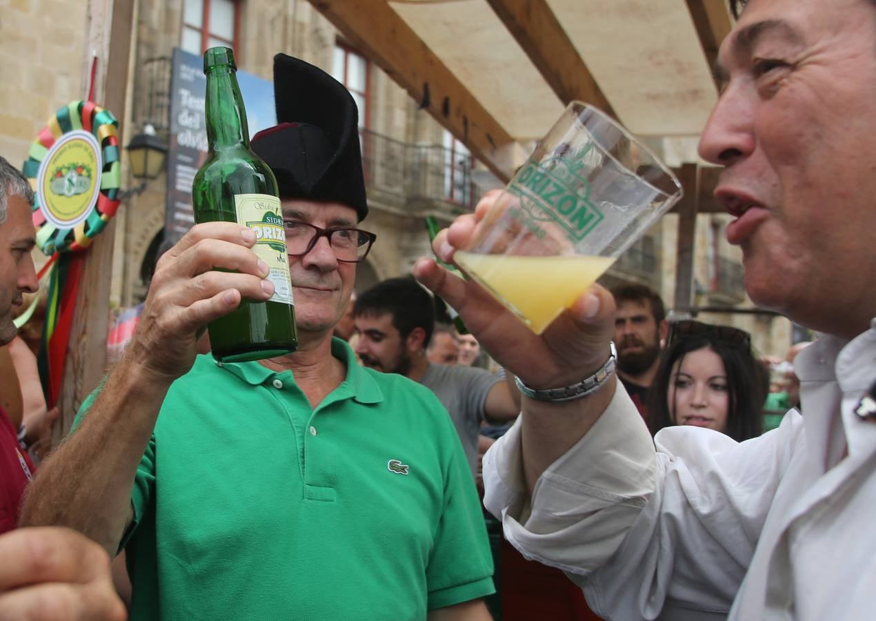 La Fiesta de la Sidra Natural de Gijón cierra entre multitudes