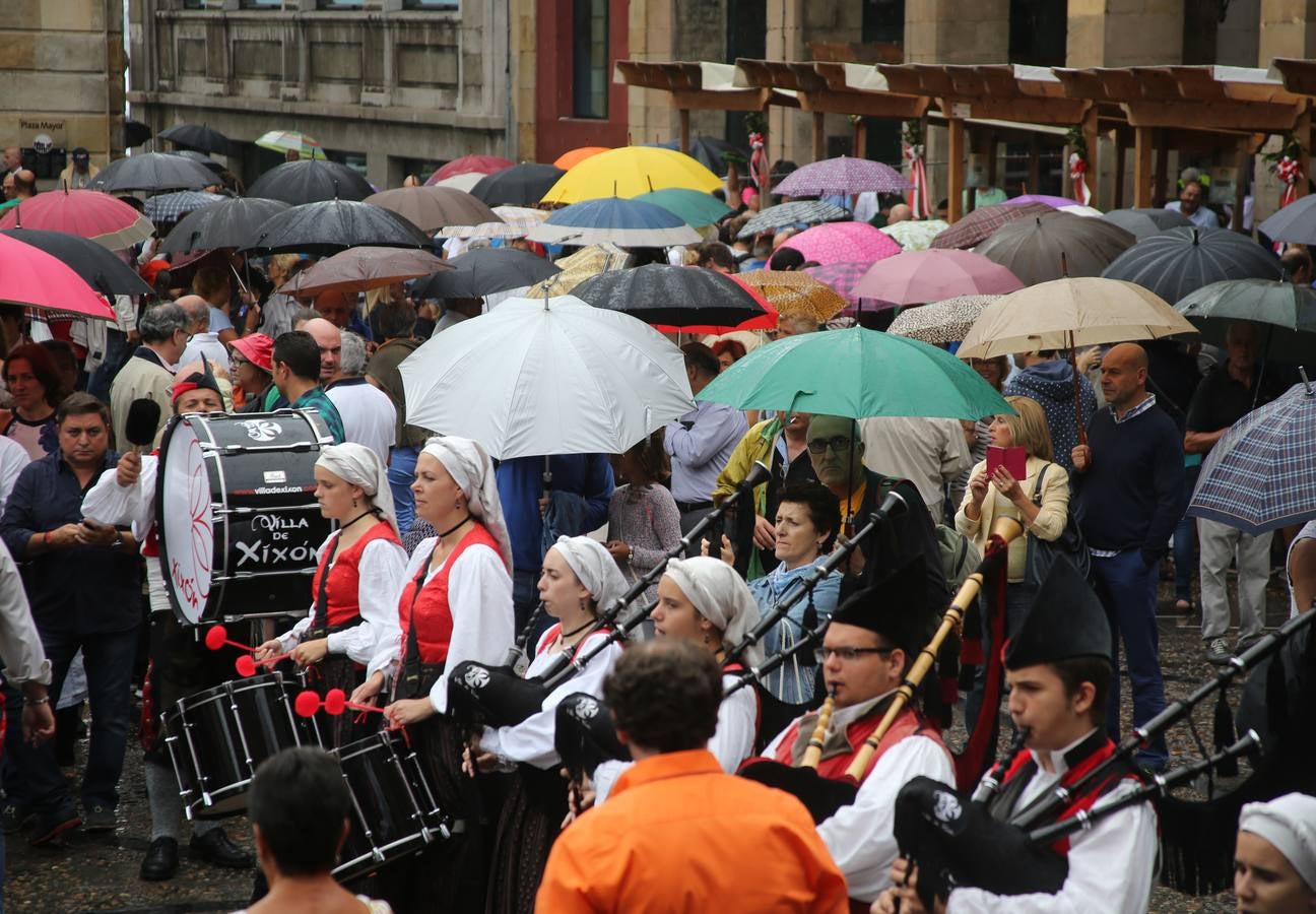 La Fiesta de la Sidra Natural de Gijón cierra entre multitudes