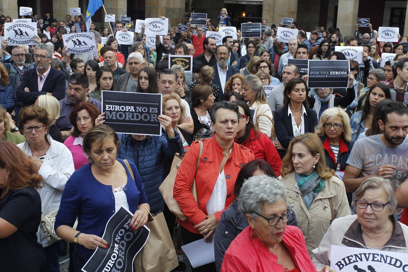 Cientos de personas piden en Gijón acoger a refugiados