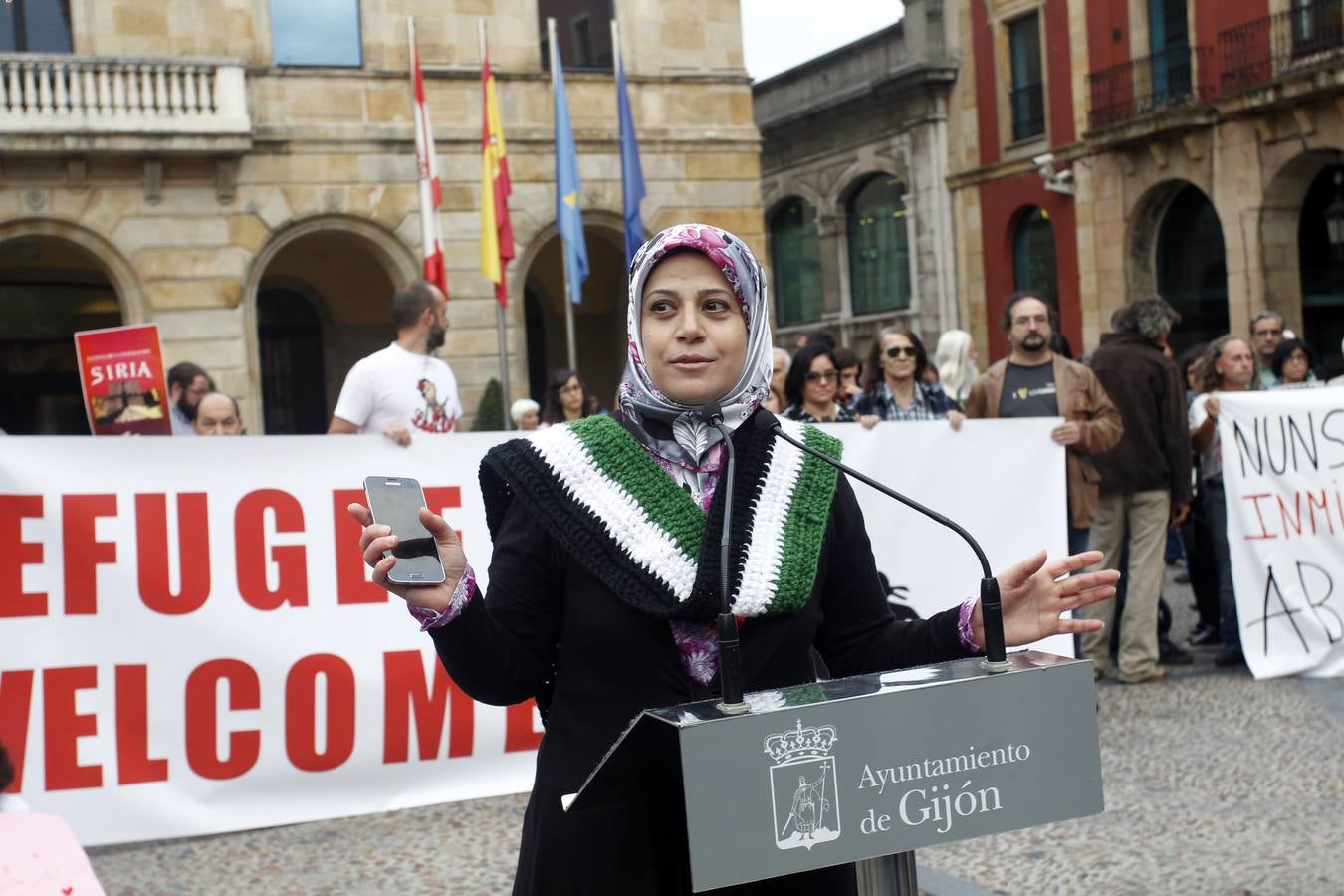 Cientos de personas piden en Gijón acoger a refugiados