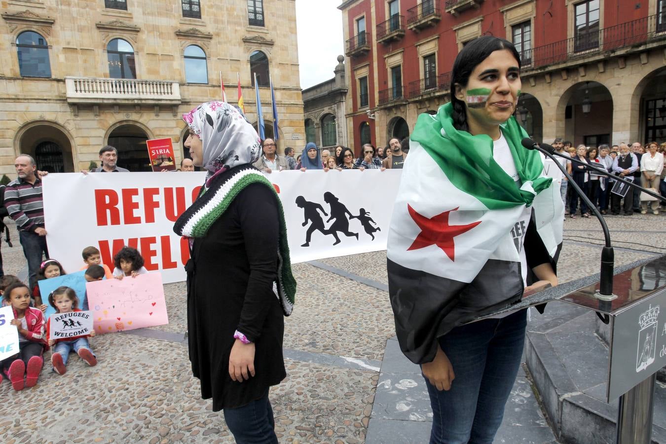 Cientos de personas piden en Gijón acoger a refugiados