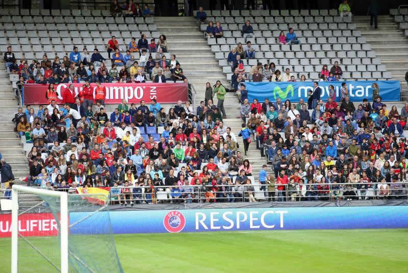 Baño de multitudes de &#039;La Roja&#039; en el Tartiere