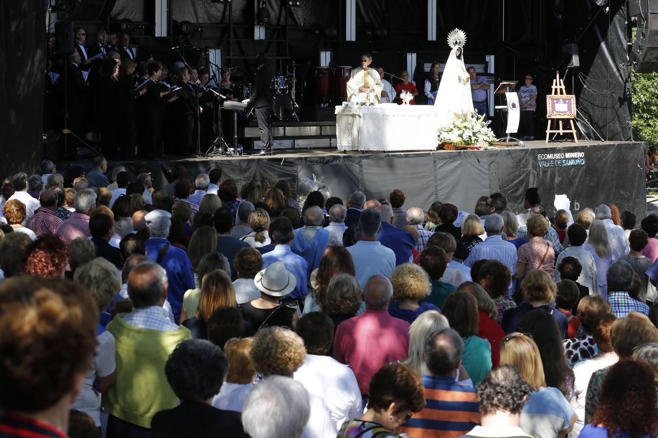 Multitudinaria romería de la Virgen de El Carbayu