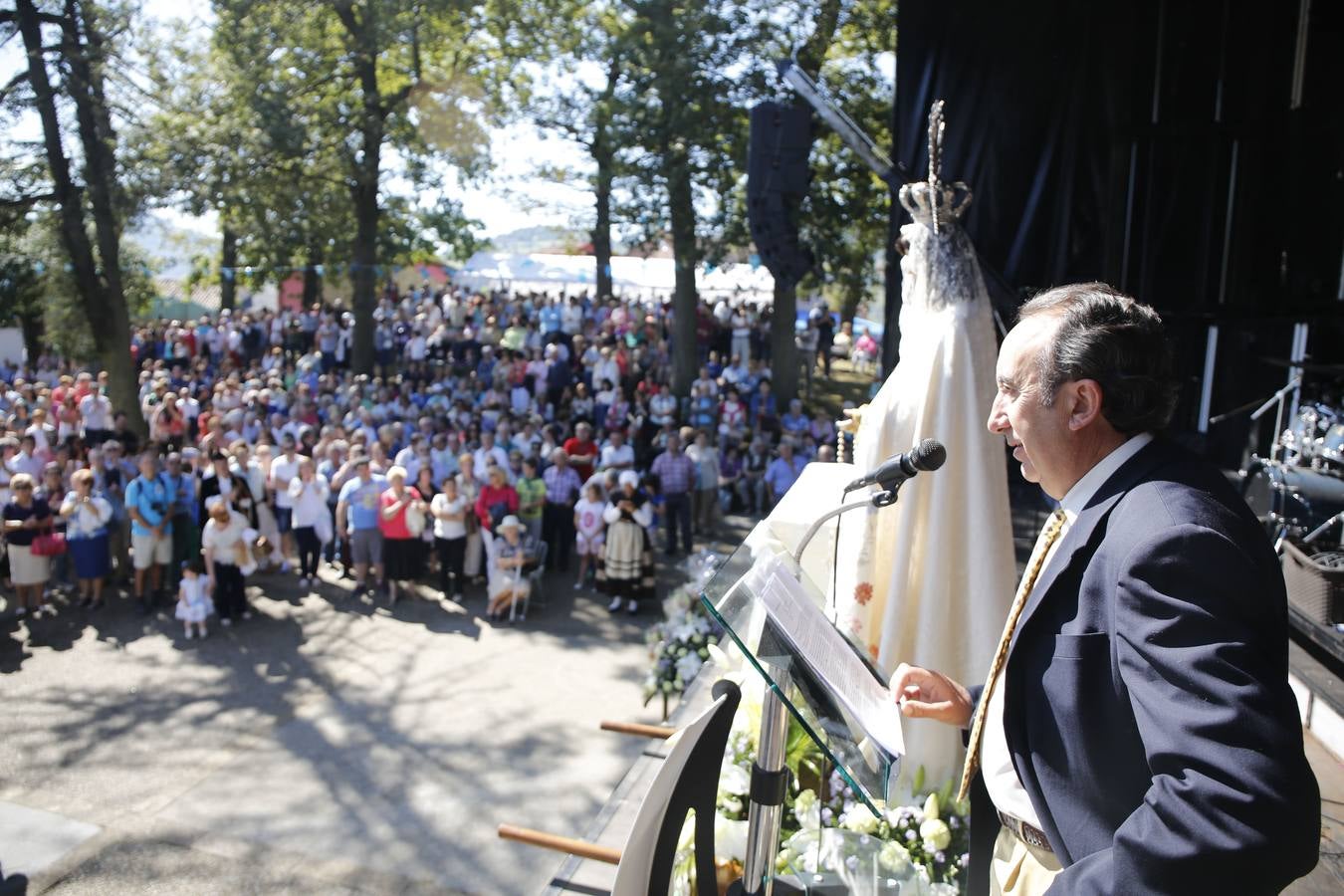 Multitudinaria romería de la Virgen de El Carbayu