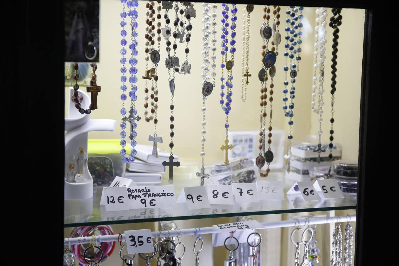 Multitudinaria romería de la Virgen de El Carbayu