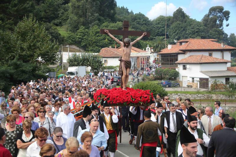 Procesión del Cristo en Nueva de Llanes