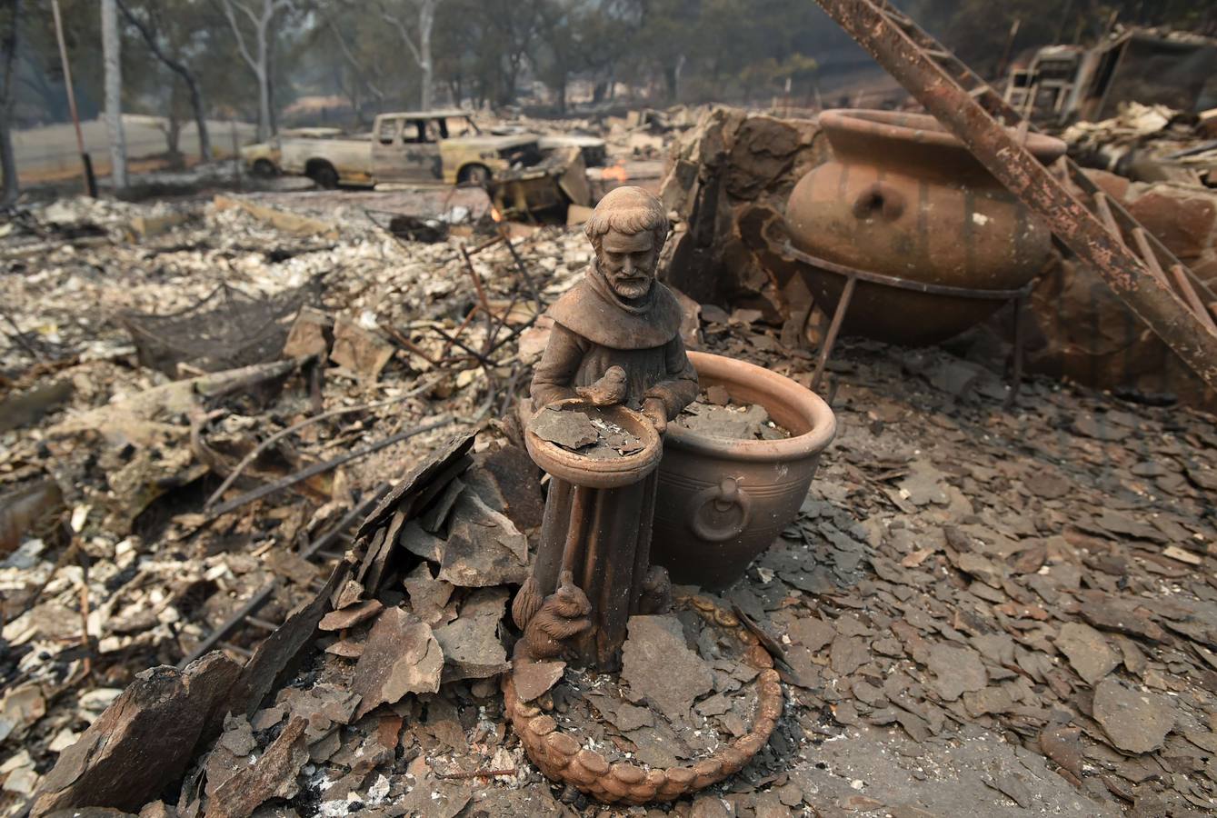 Cientos de casas de California arrasadas por un incendio