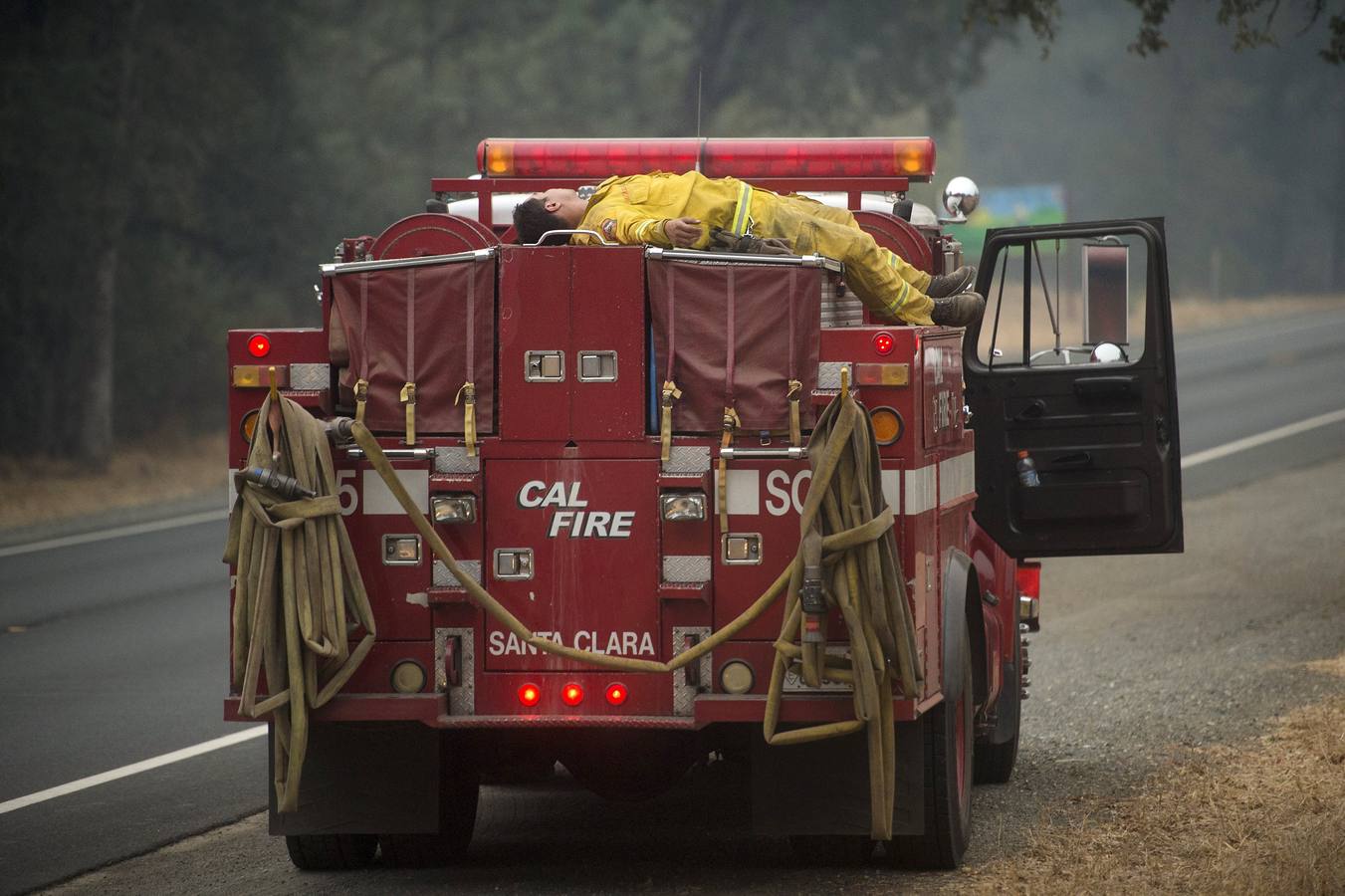 Cientos de casas de California arrasadas por un incendio