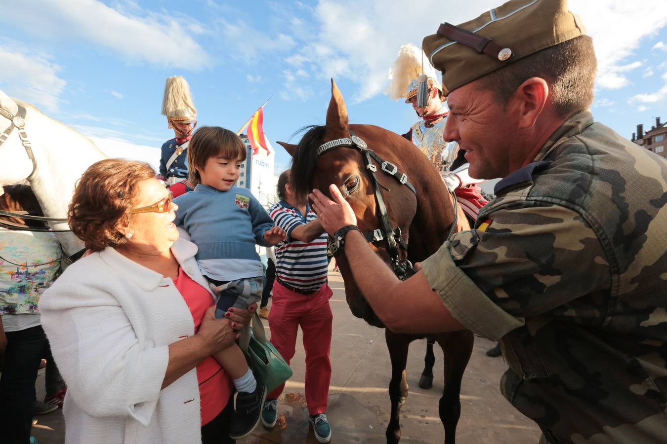 Exhibición de la Guardia Real en Avilés