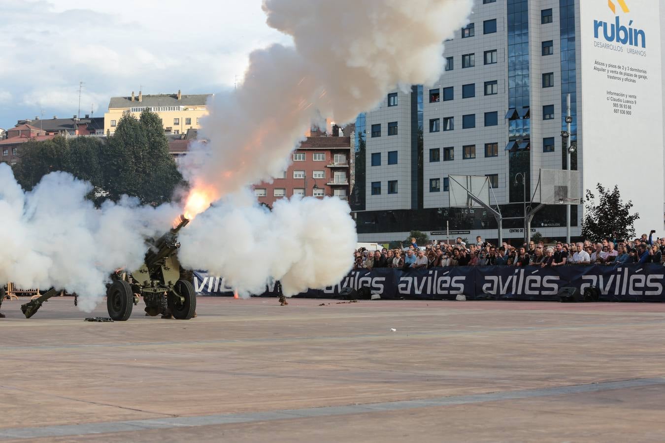 Exhibición de la Guardia Real en Avilés