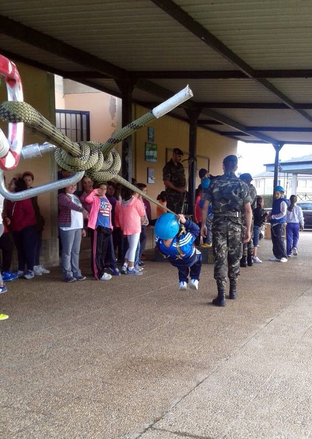 La Guardia Real Española, de maniobras en Asturias