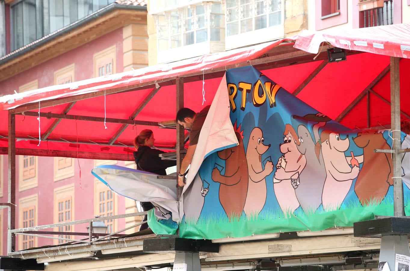 Oviedo se despide de los chiringuitos hasta el próximo año