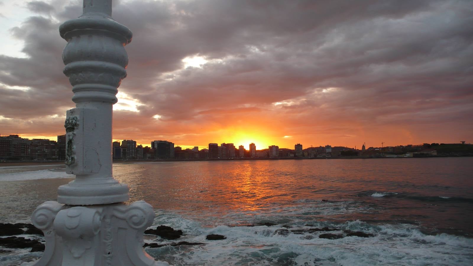 Gijón. Selección de imágenes de los fotógrafos de EL COMERCIO.