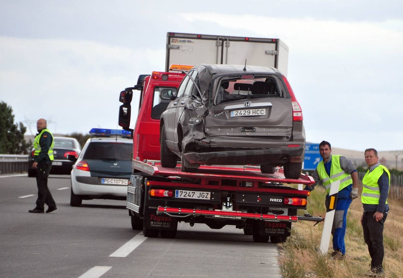 Una mujer fallecida y una herida grave en una nueva colisión múltiple en la A-6 a la altura de Medina del Campo