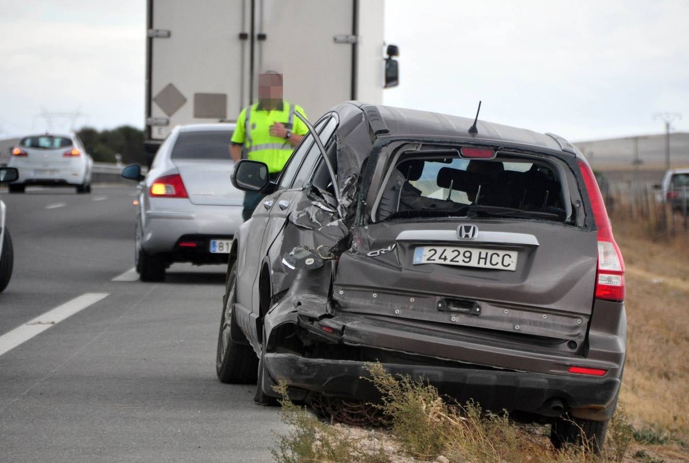 Una mujer fallecida y una herida grave en una nueva colisión múltiple en la A-6 a la altura de Medina del Campo