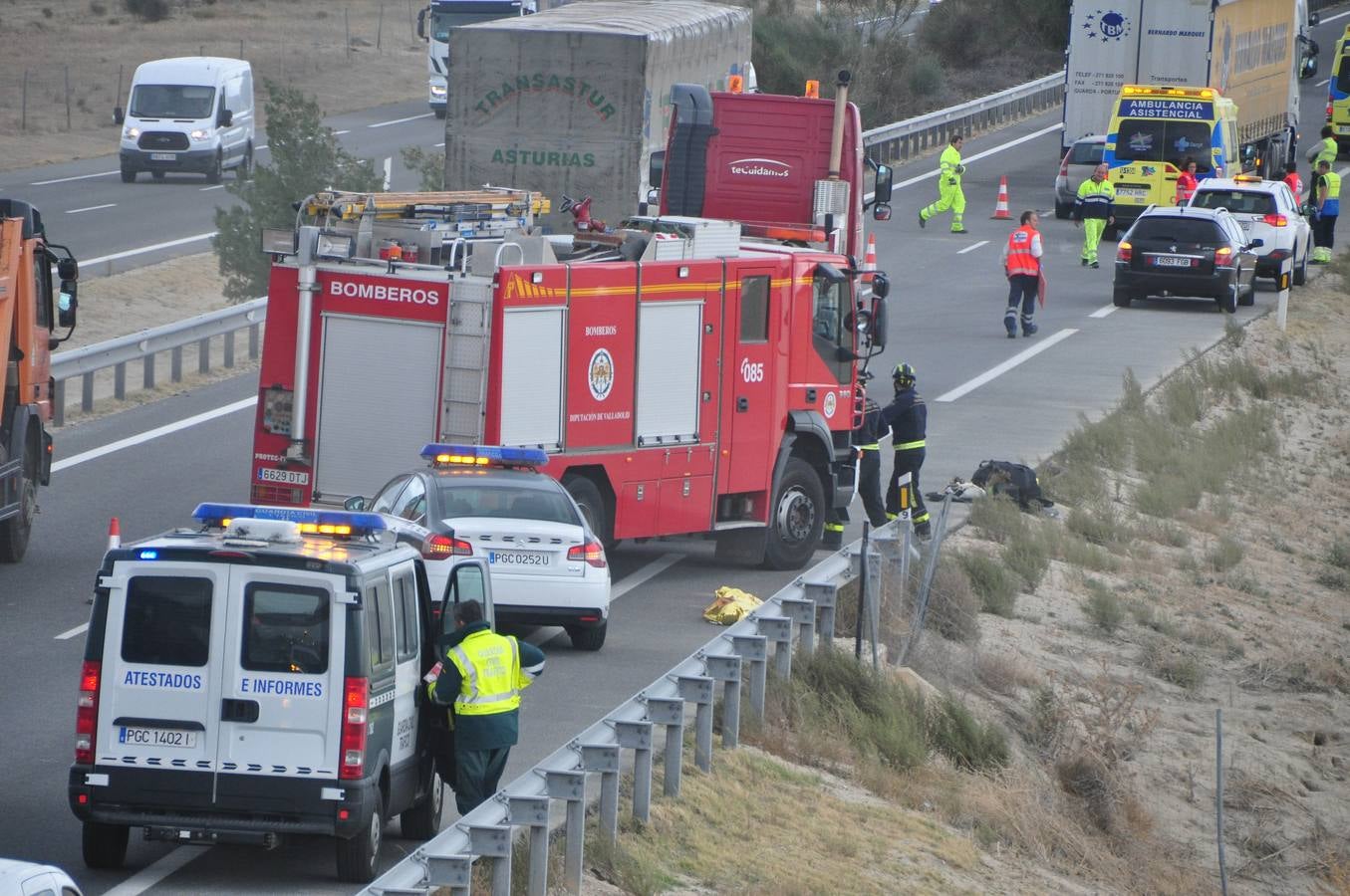 Una mujer fallecida y una herida grave en una nueva colisión múltiple en la A-6 a la altura de Medina del Campo