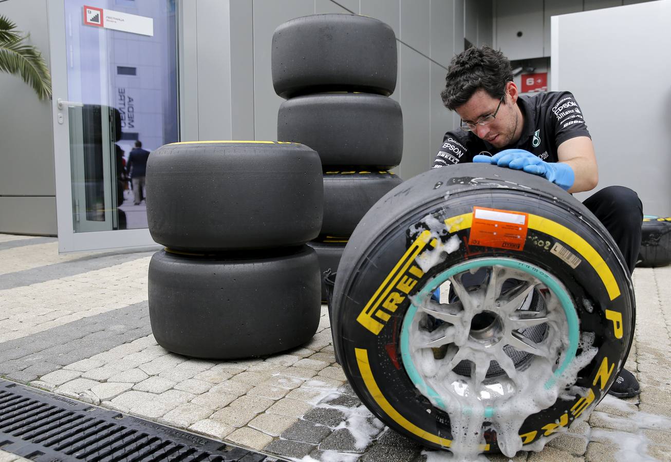 Las mejores imágenes de los entrenamientos libres de Fórmula-1 en Sochi, Rusia