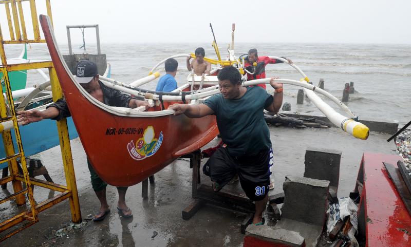 El tifón Koppu golpea Filipinas