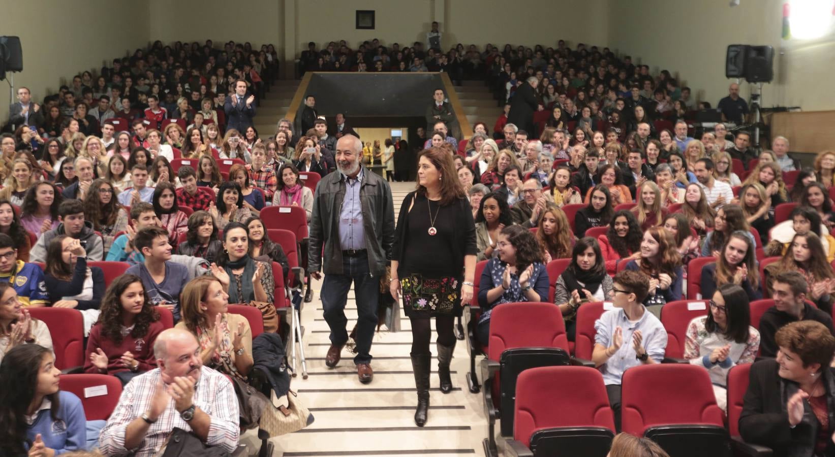 Premios Princesa: encuentro con Leonardo Padura en Avilés y visita a Oviedo