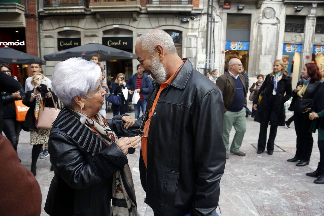 Premios Princesa: encuentro con Leonardo Padura en Avilés y visita a Oviedo