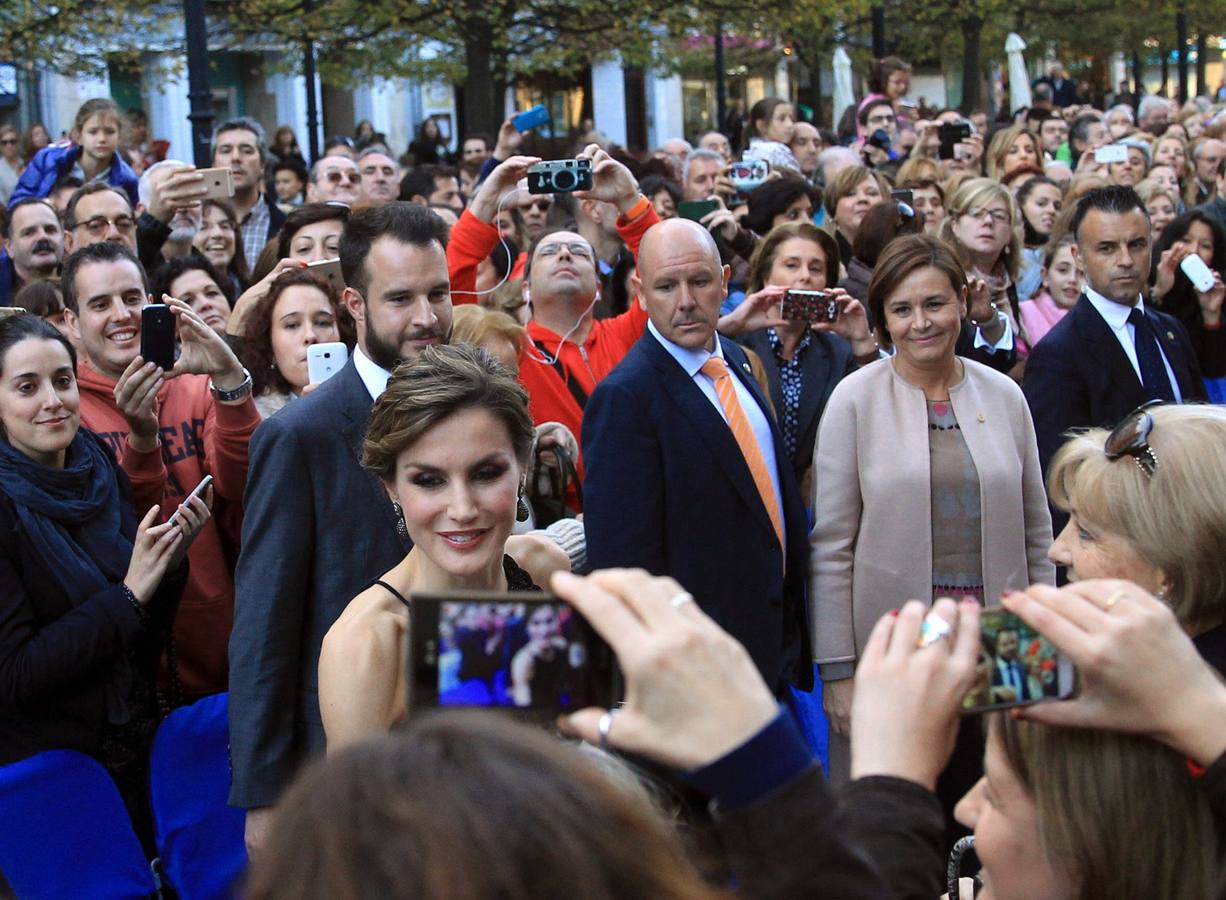 Premios Princesa de Asturias | La Reina en Gijón, entre aplausos y saludos