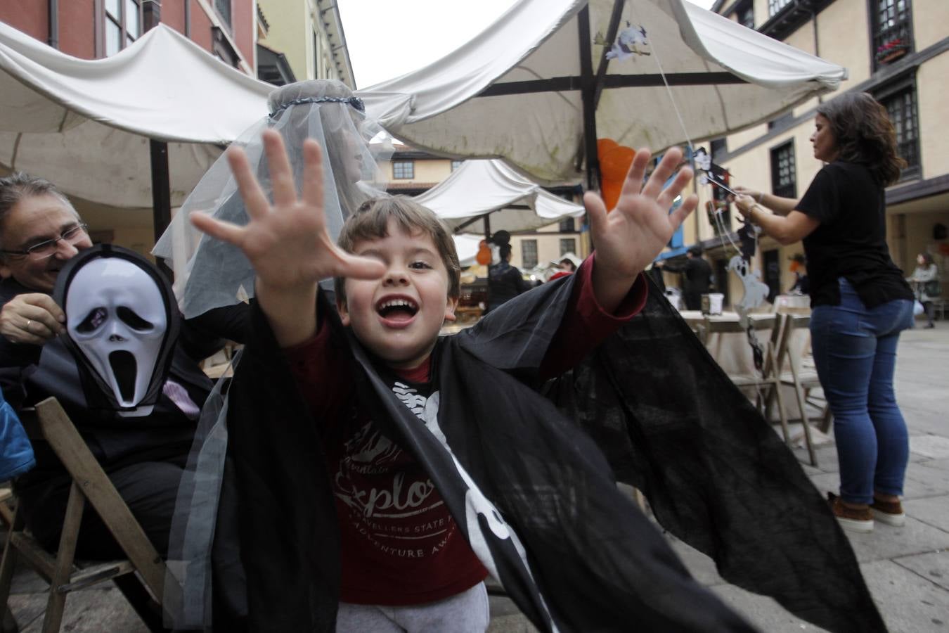 ‘Truco o trato’ en la plaza de El Fontán