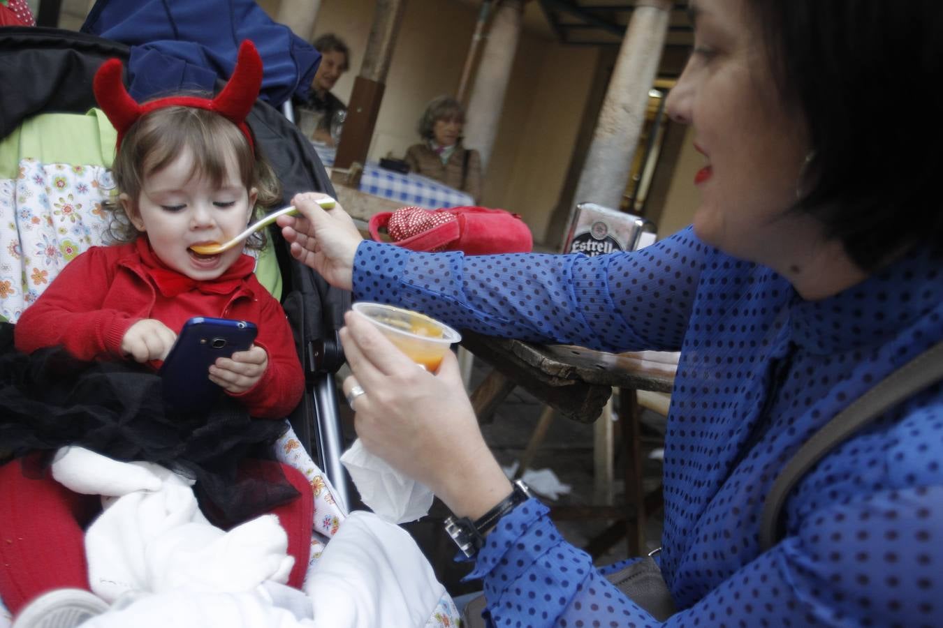 ‘Truco o trato’ en la plaza de El Fontán