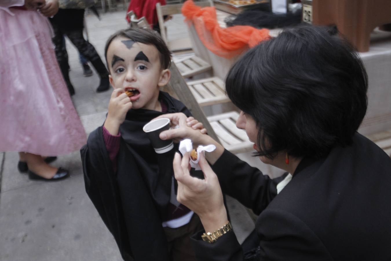 ‘Truco o trato’ en la plaza de El Fontán