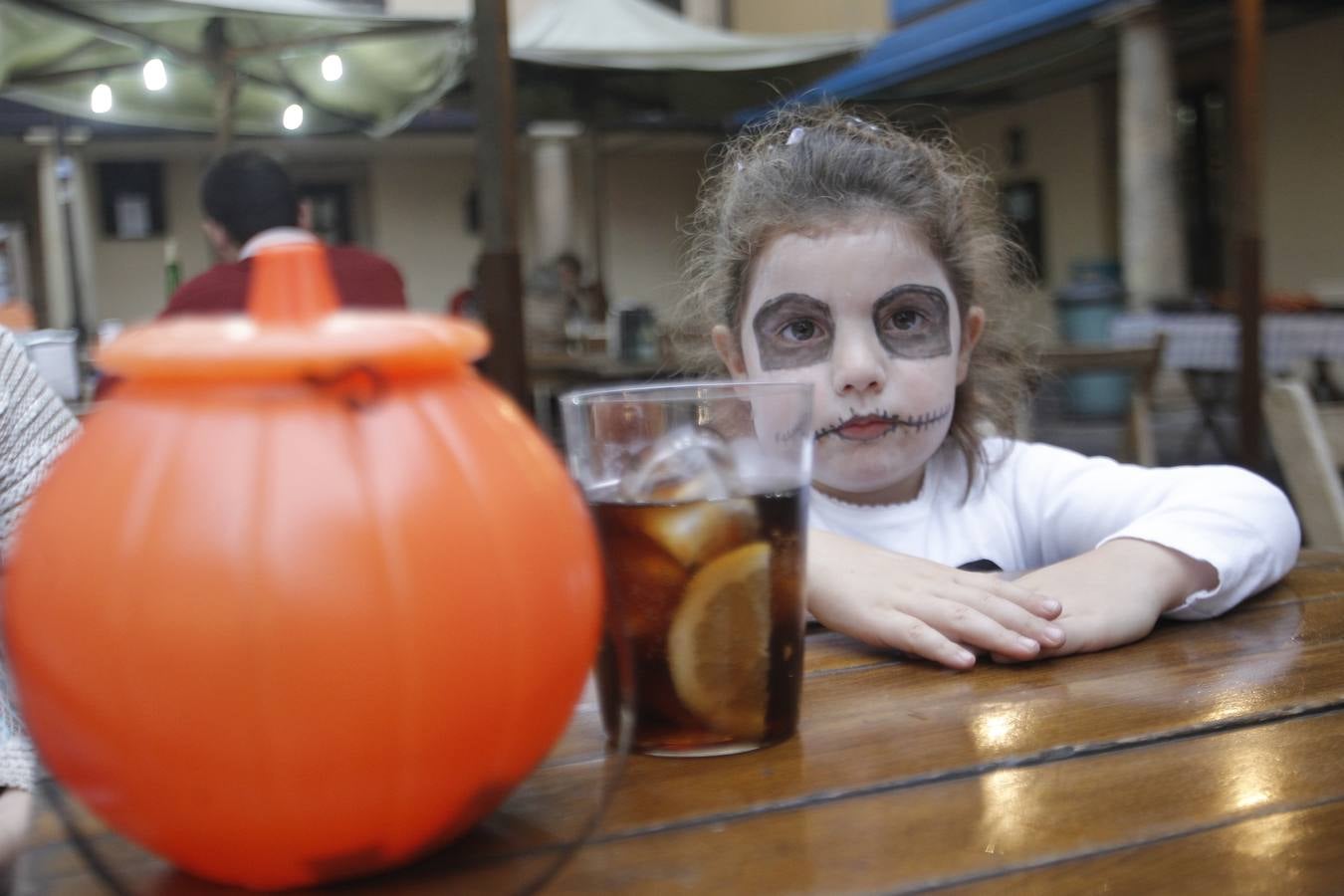 ‘Truco o trato’ en la plaza de El Fontán