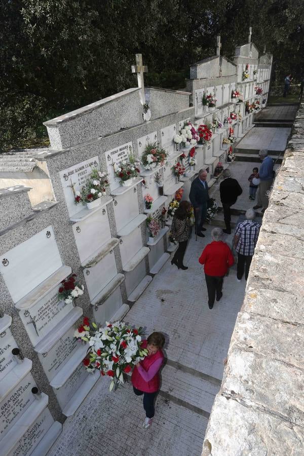 El Oriente asturiano honra a sus difuntos