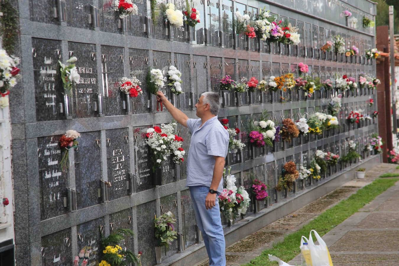 El Oriente asturiano honra a sus difuntos