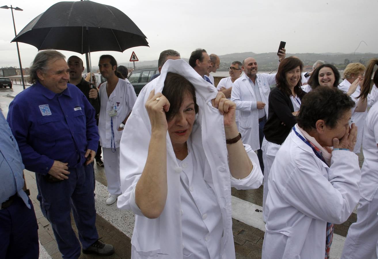 Protesta de los trabajadores del HUCA