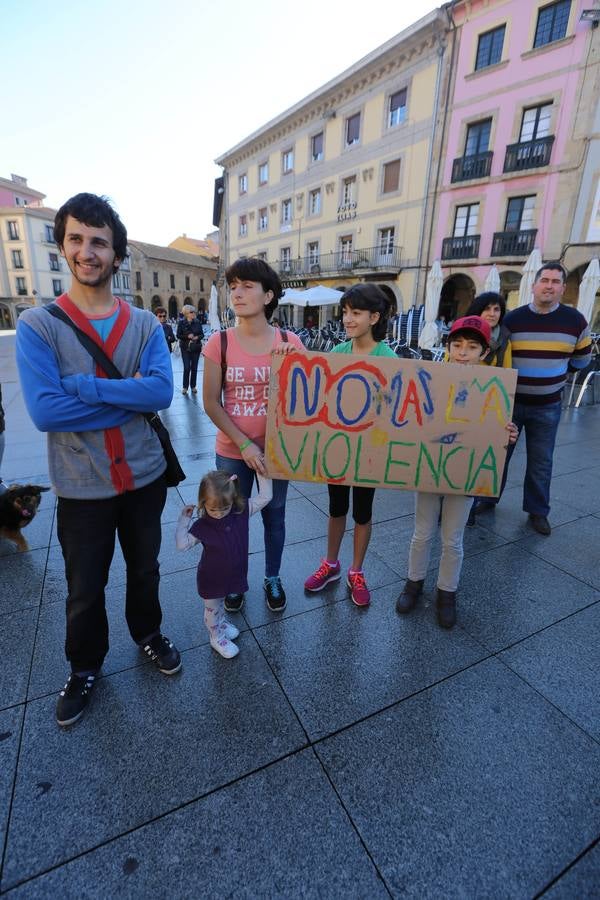 Concentración en Avilés por los atentados de París