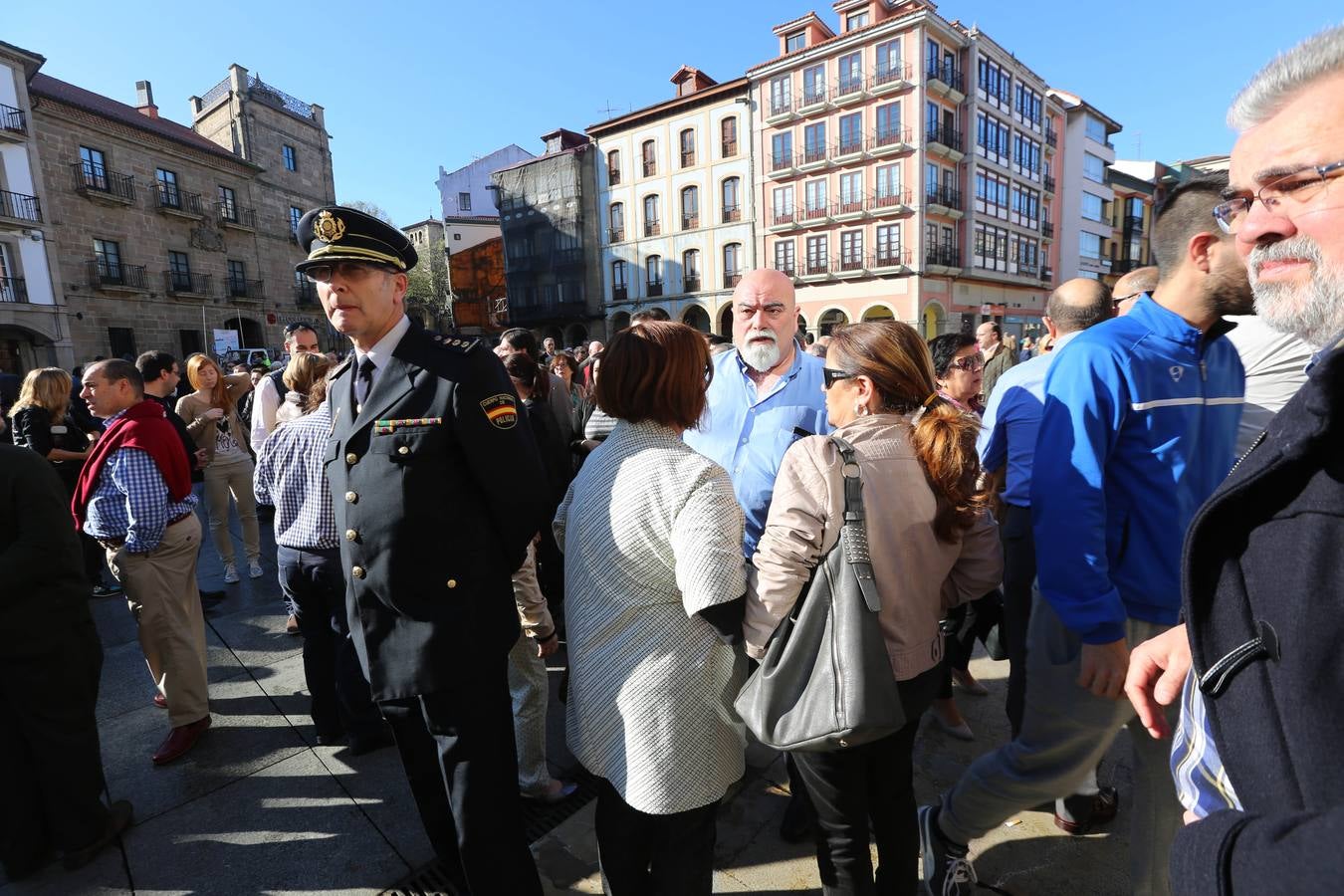 Concentración en Avilés por los atentados de París