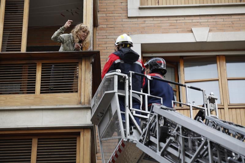 Retirada de cascotes en Gijón, el sábado.