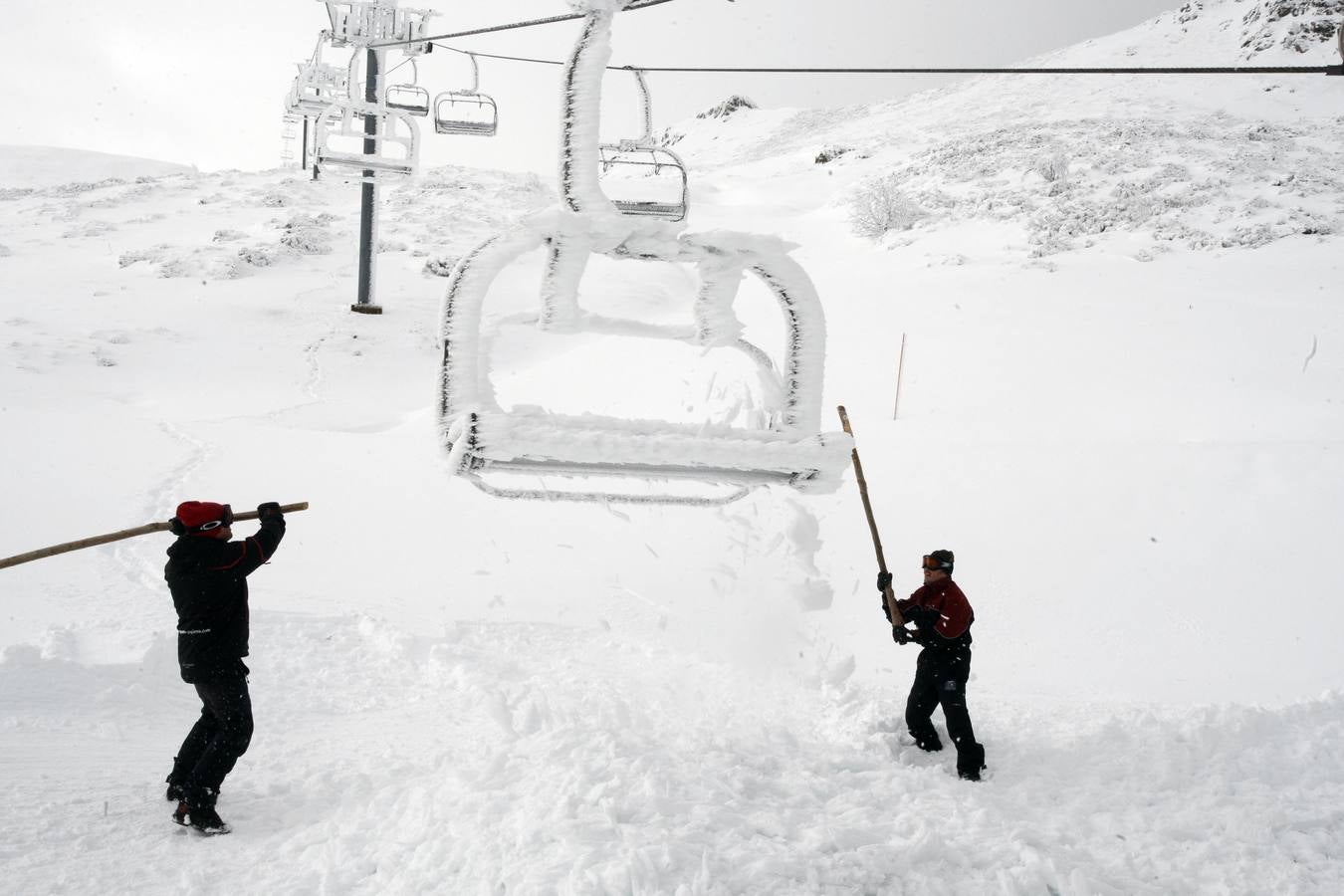 La nieve cubre Asturias